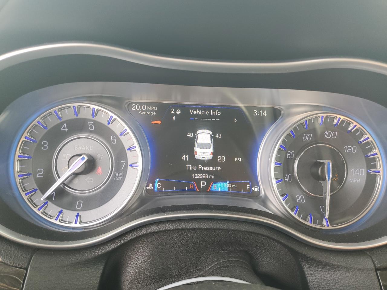 2015 Chrysler 300 - Image 9