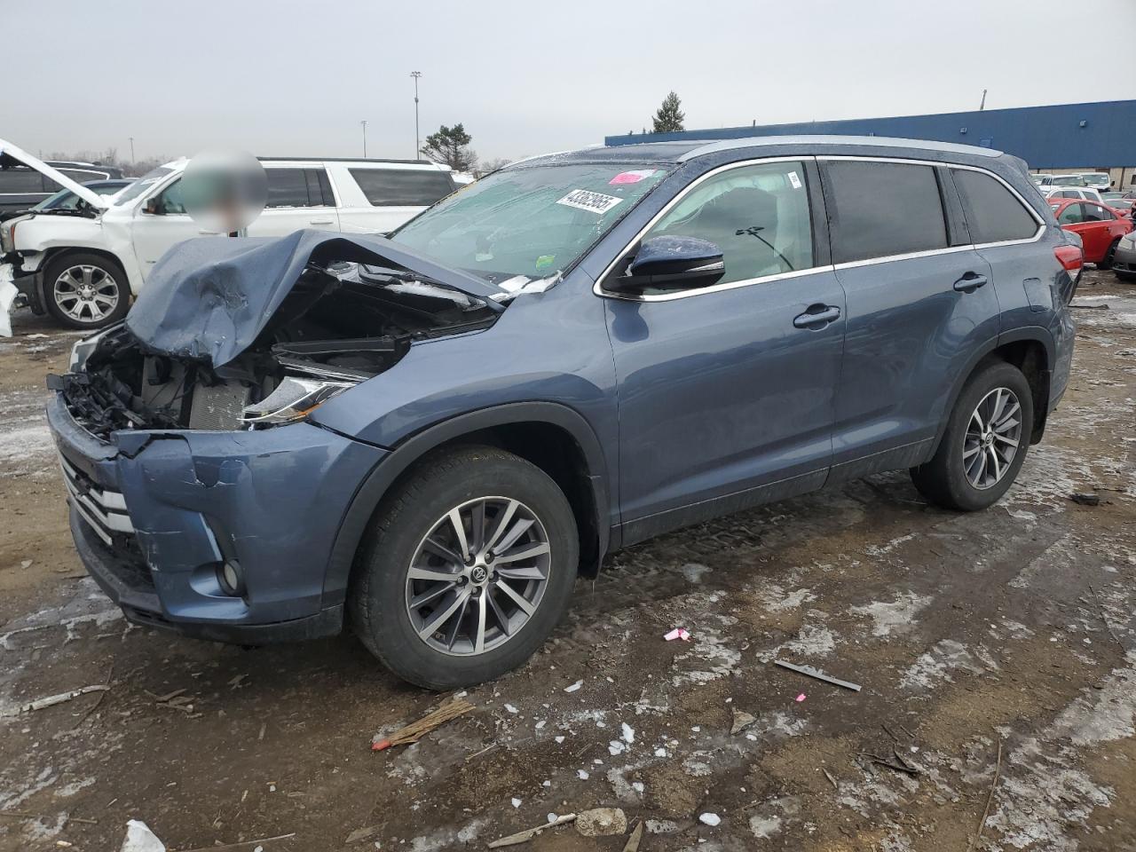 2019 Toyota Highlander - Image 1