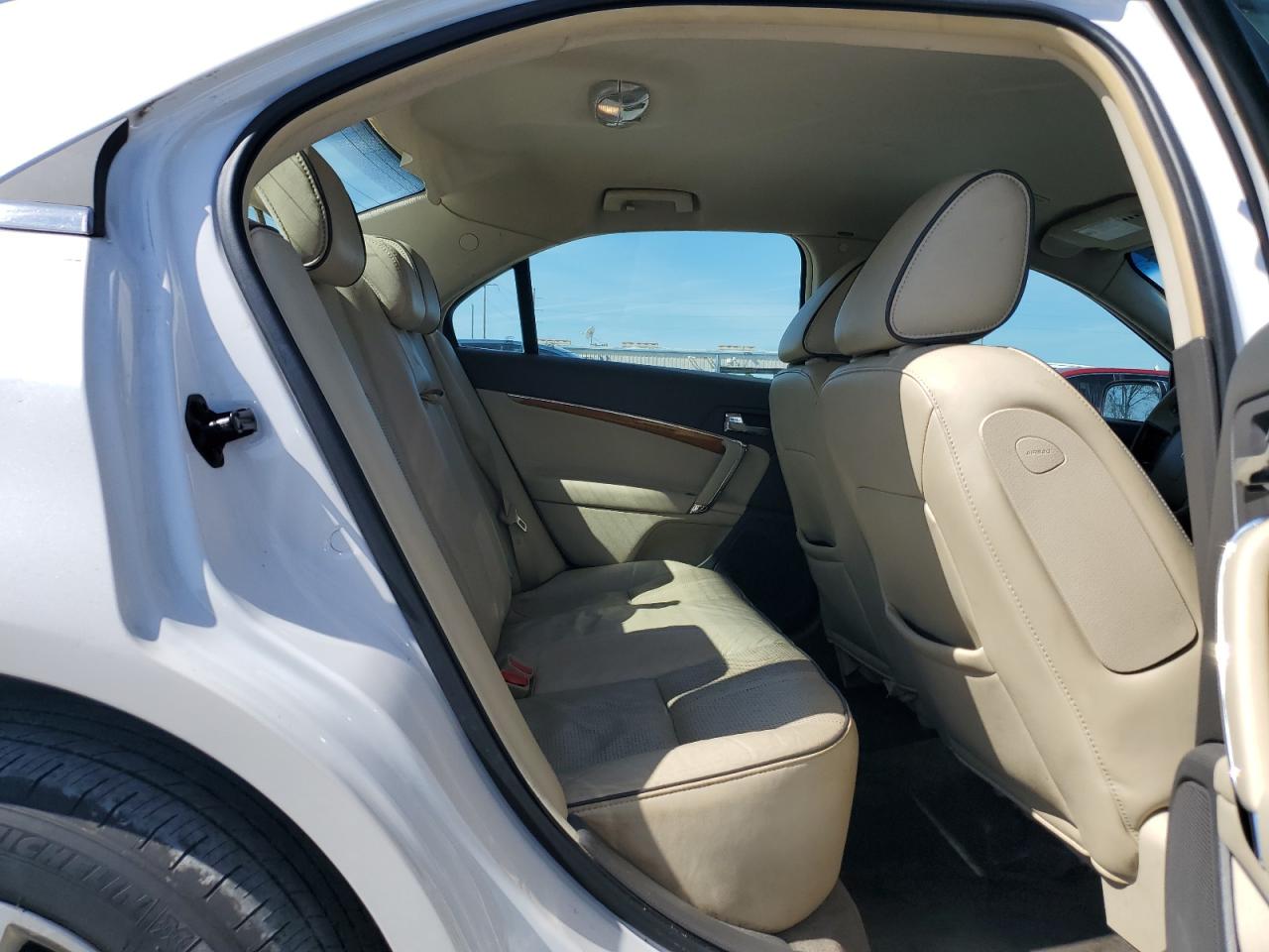 2010 Lincoln MKZ - Image 10