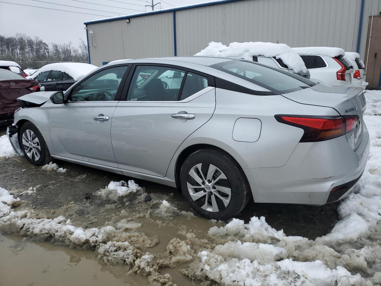 2024 Nissan Altima - Image 2