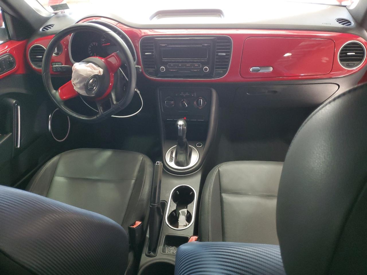 2012 Volkswagen Beetle - Image 8