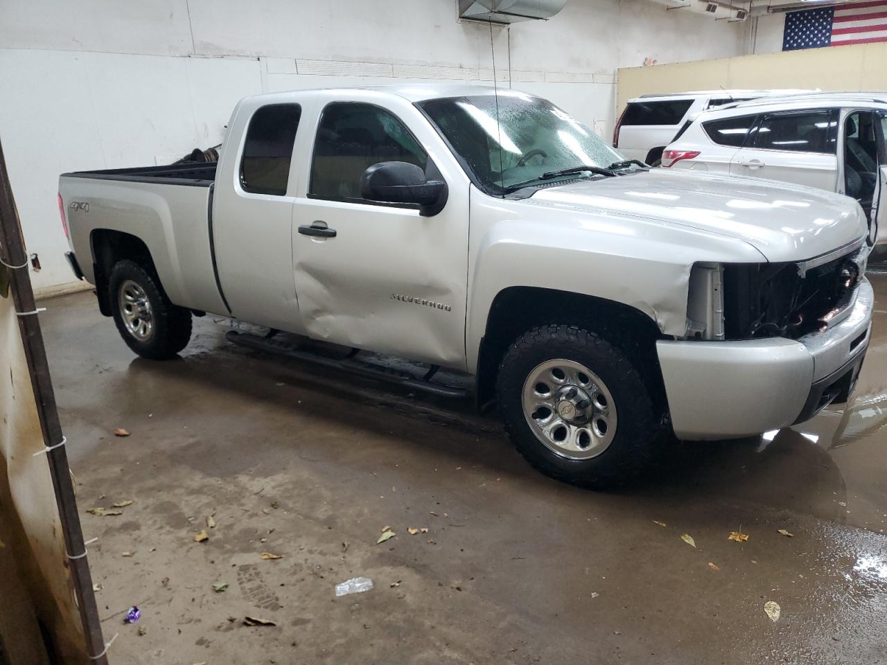 2011 Chevrolet Silverado - Image 4