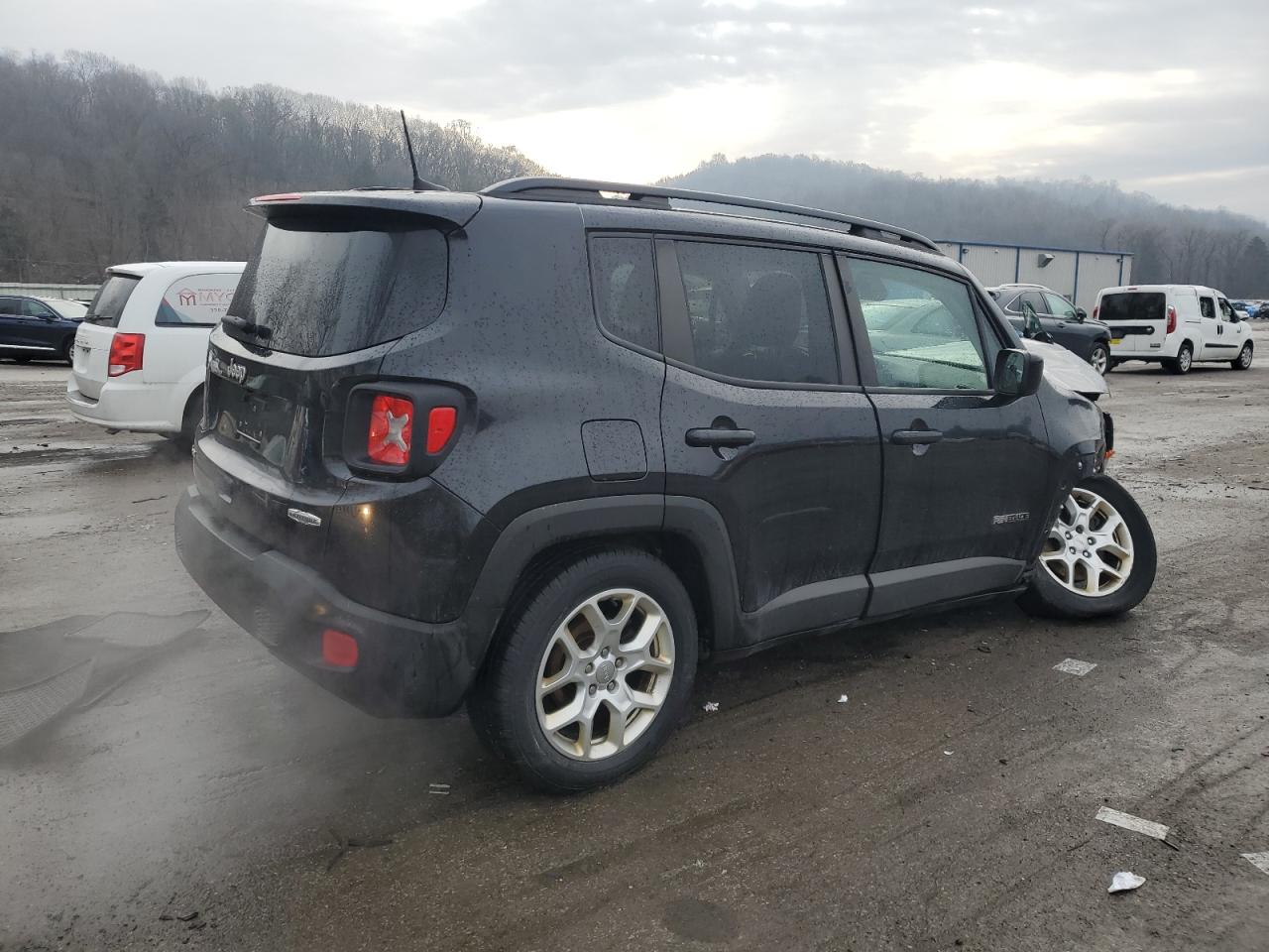 2018 Jeep Renegade - Image 3