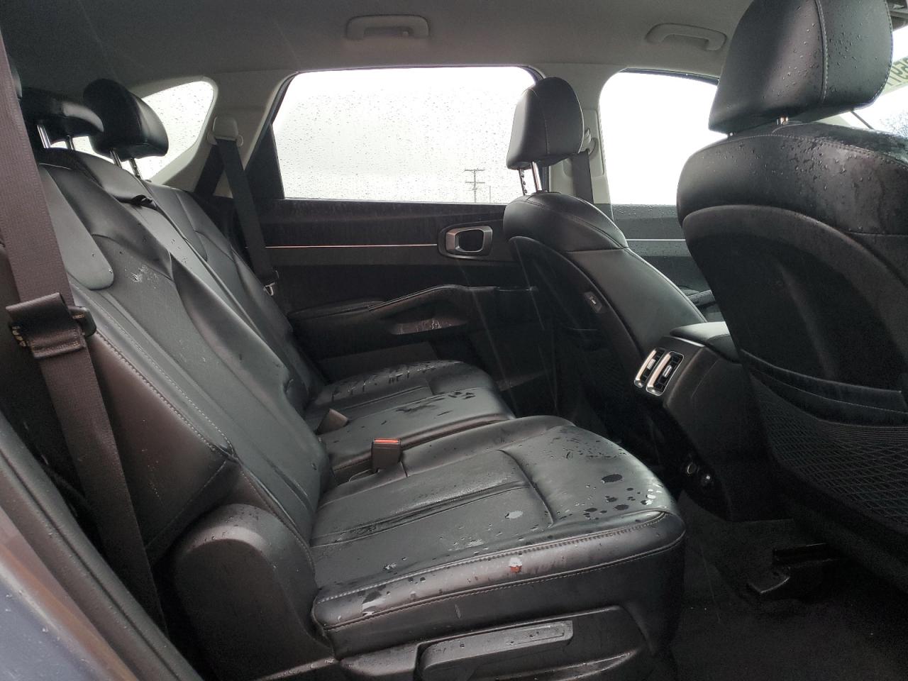 2022 Kia Sorento - Image 11
