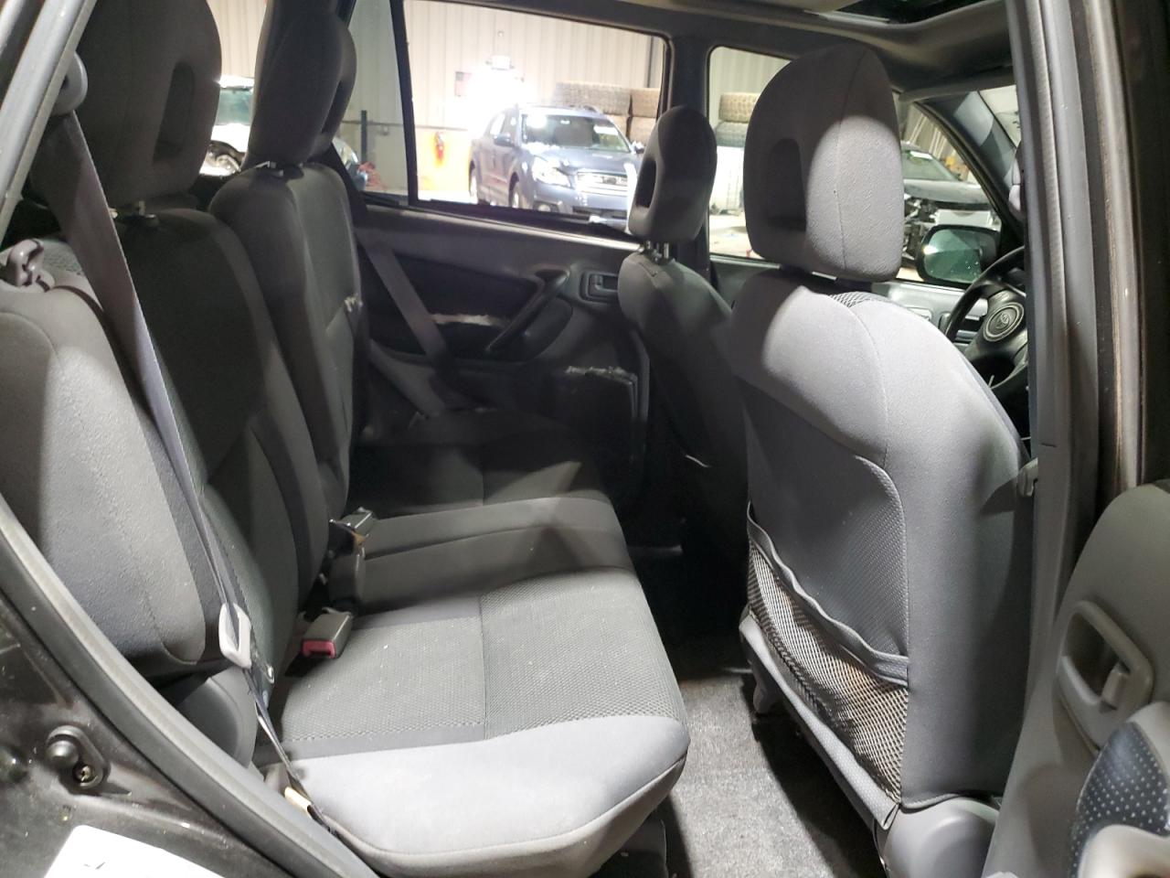 2003 Toyota RAV 4 - Image 11