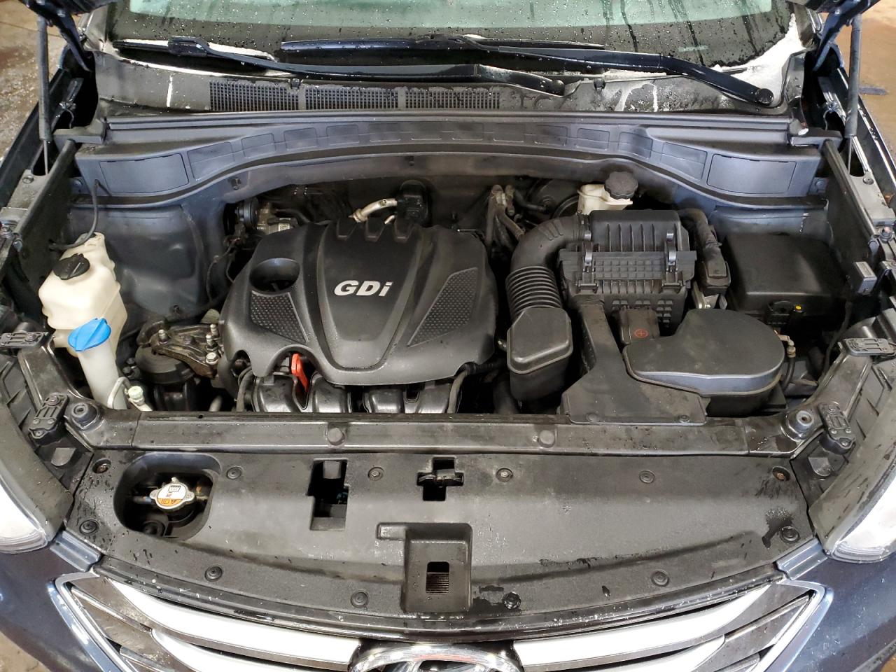 2016 Hyundai Santa Fe - Image 12