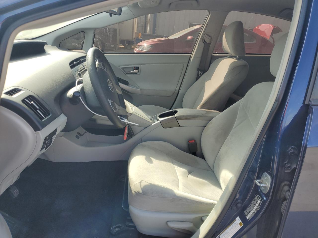 2014 Toyota Prius - Image 7