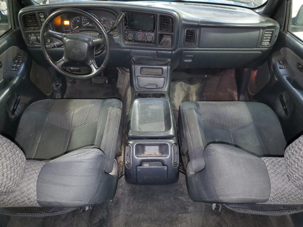 2002 Chevrolet Avalanche - Image 8