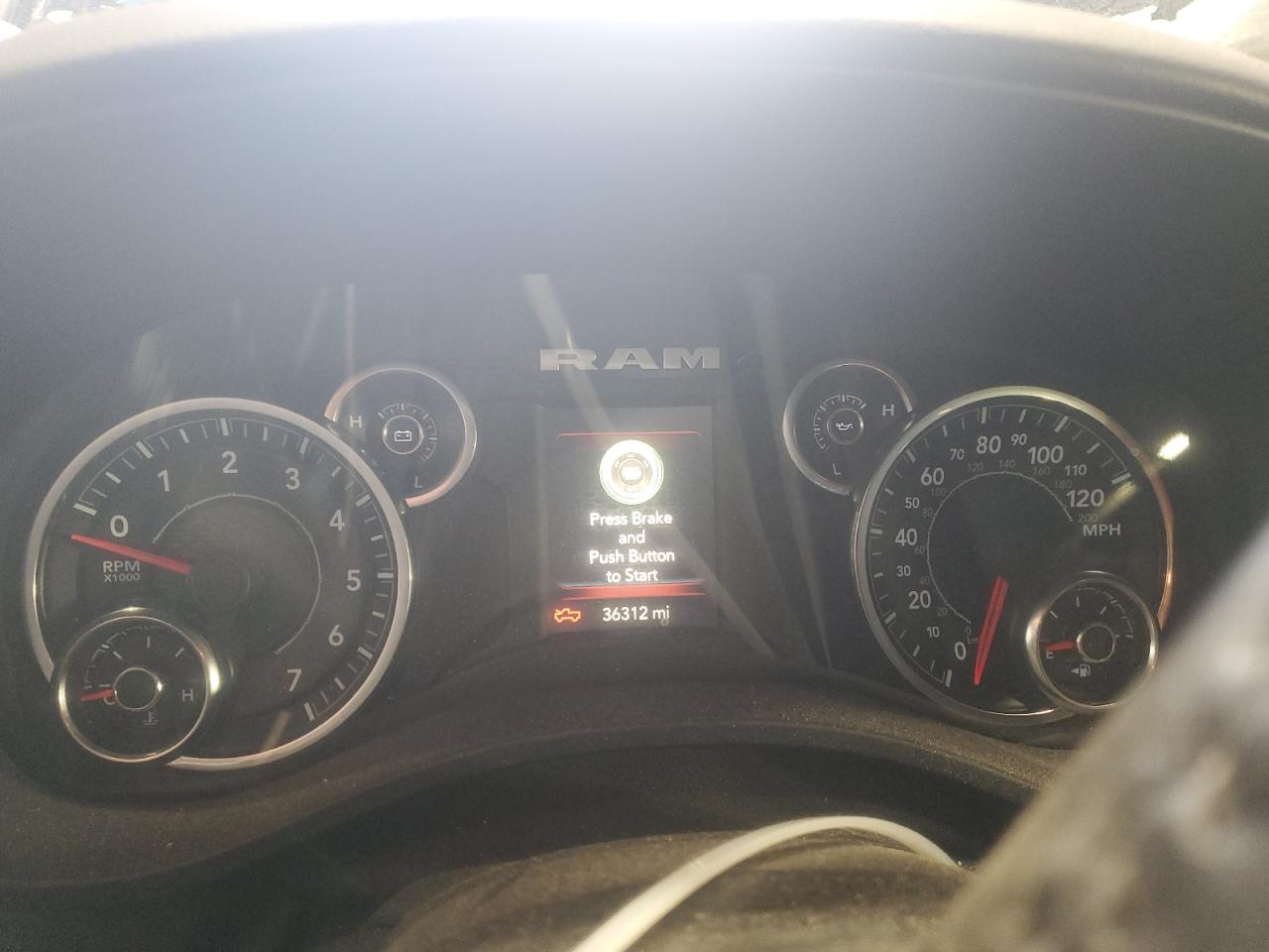 2021 RAM 1500 - Image 9