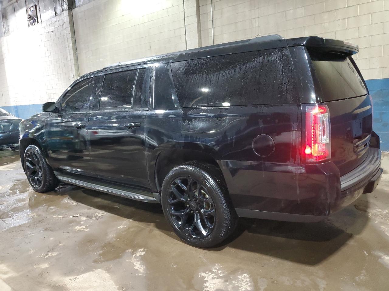 2015 GMC Yukon - Image 2