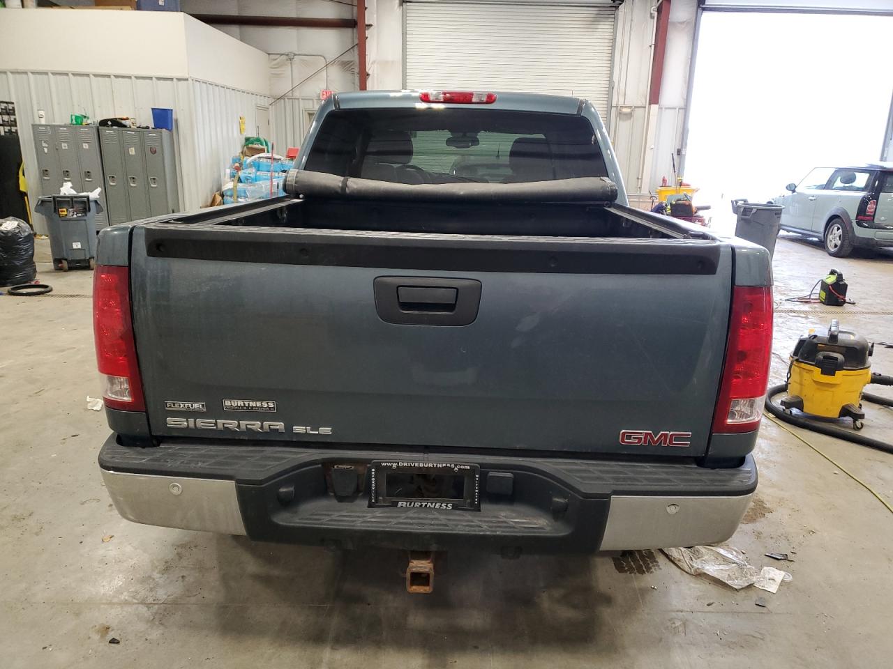 2009 GMC Sierra - Image 6