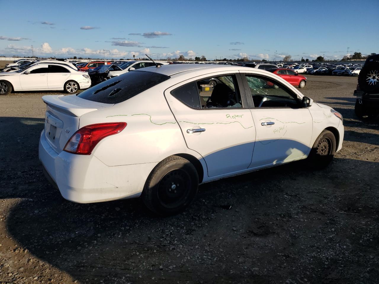 2018 Nissan Versa - Image 3