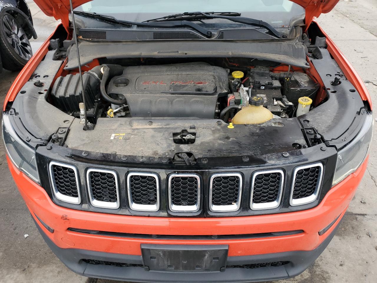 2018 Jeep Compass - Image 12