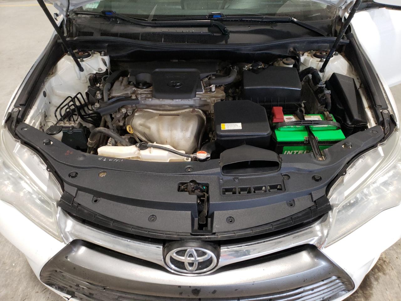 2016 Toyota Camry - Image 11