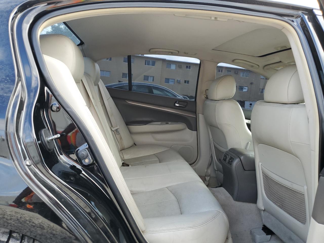 2012 Infiniti G - Image 10