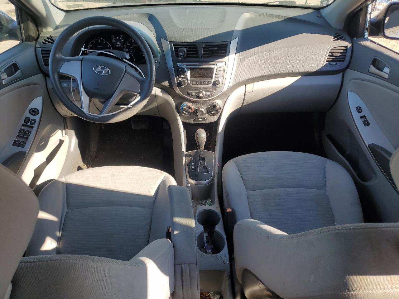2015 Hyundai Accent - Image 8