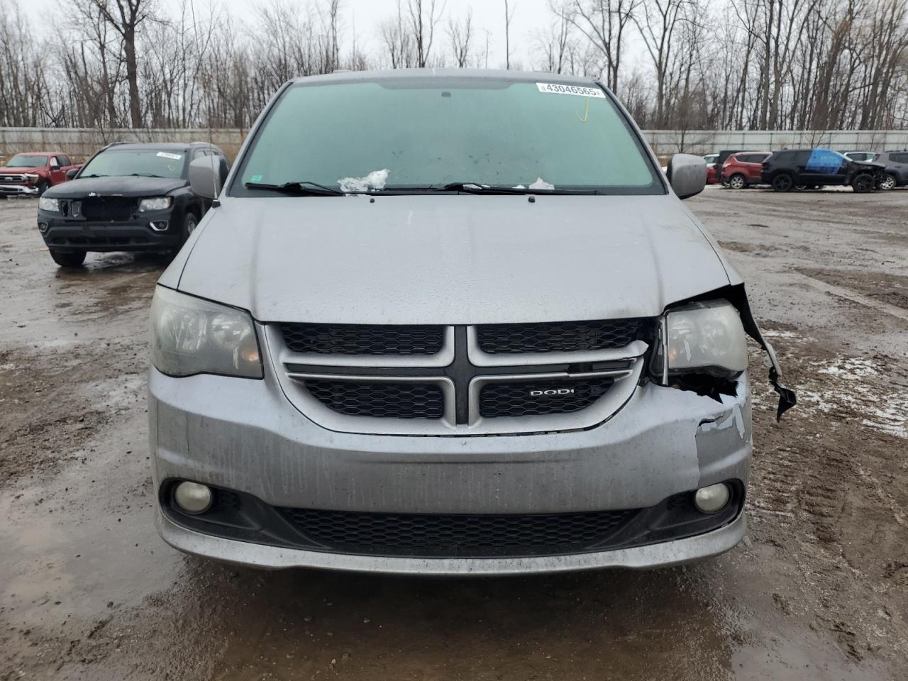 2017 Dodge Caravan - Image 5