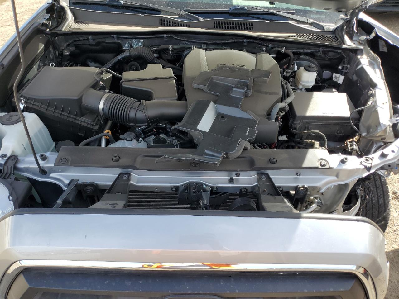 2020 Toyota Tacoma - Image 12