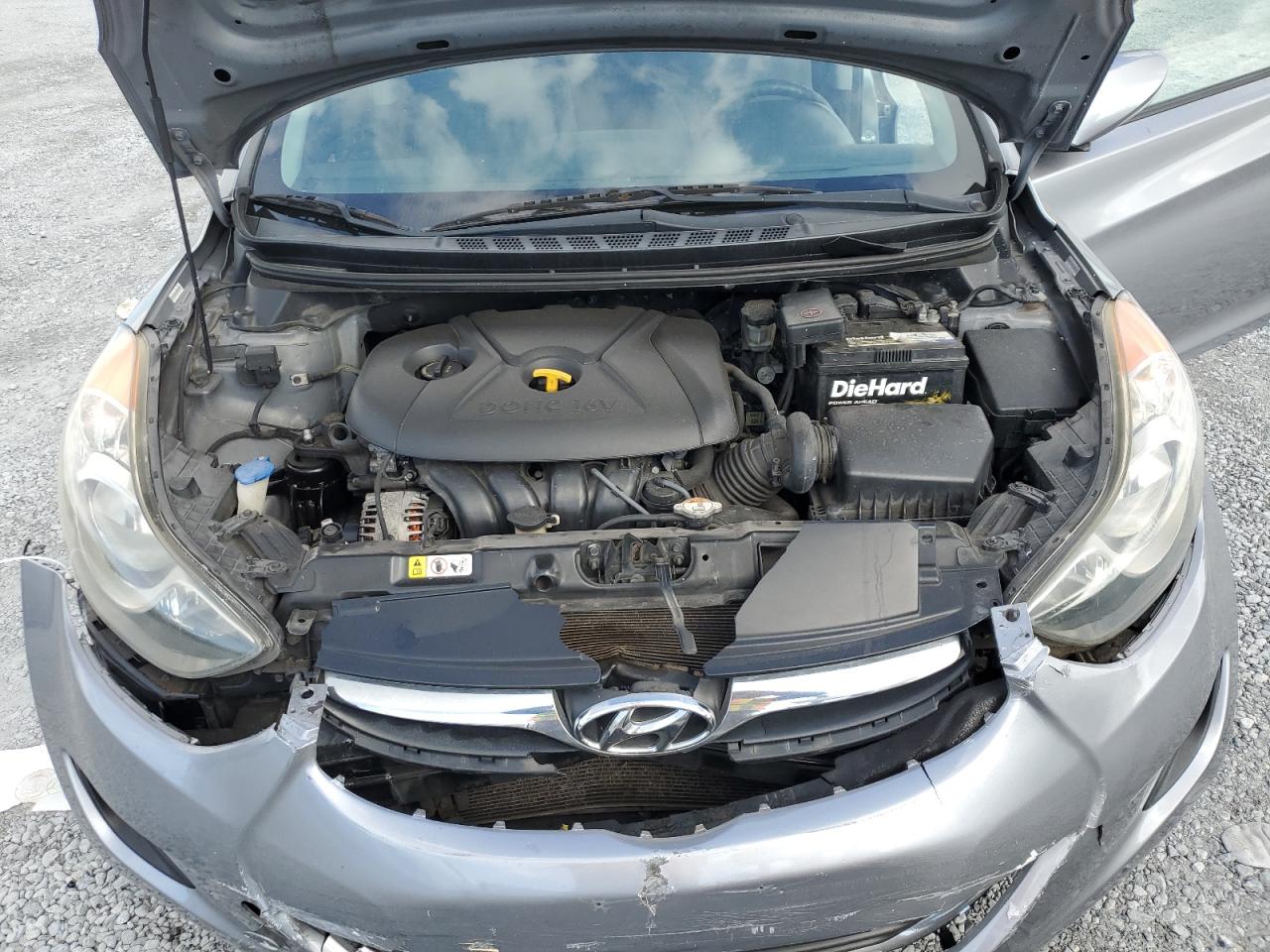 2013 Hyundai Elantra - Image 11