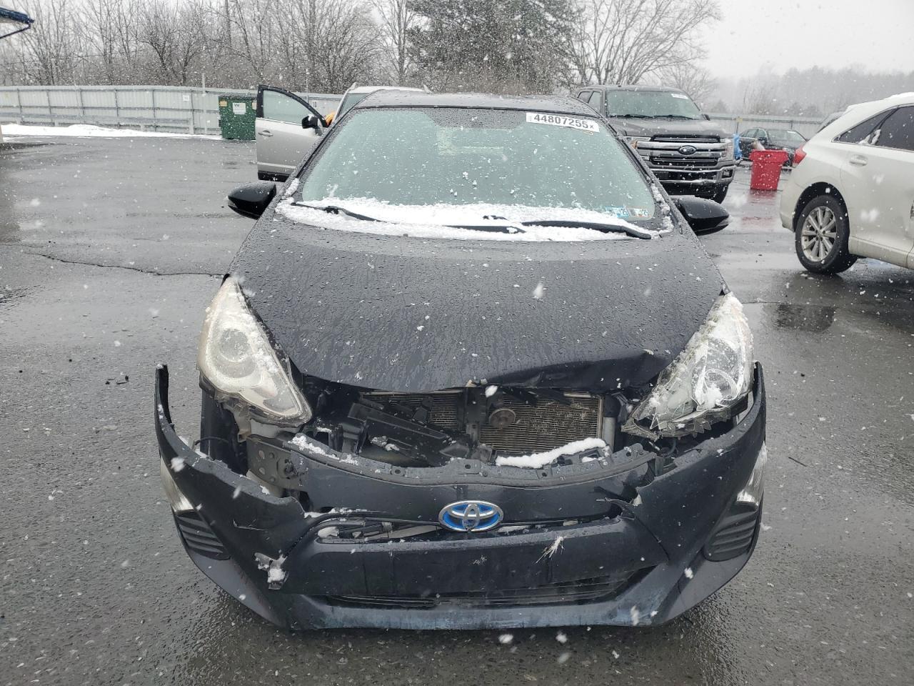 2016 Toyota Prius - Image 5