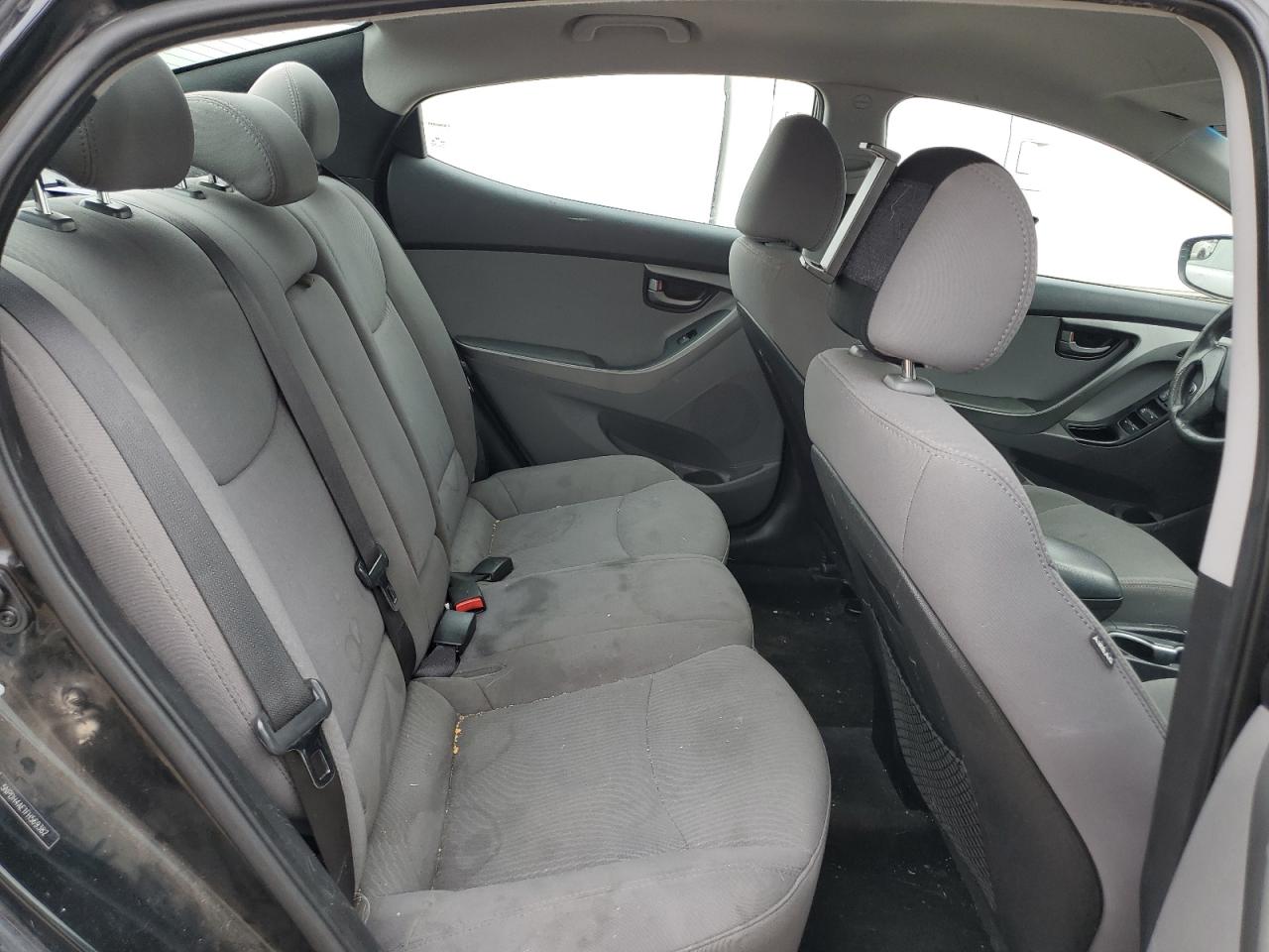 2015 Hyundai Elantra - Image 10