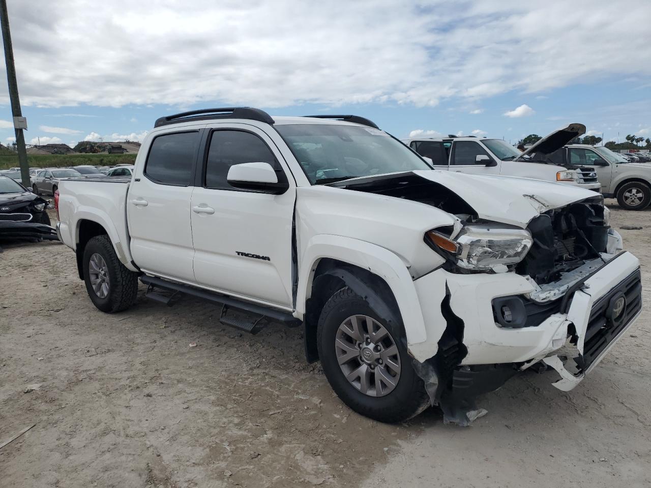 2019 Toyota Tacoma - Image 4