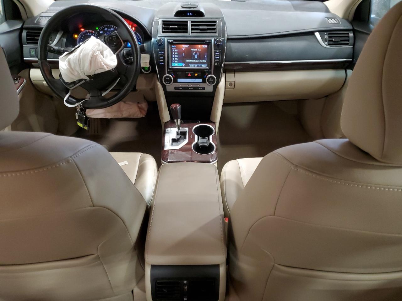 2014 Toyota Camry - Image 8