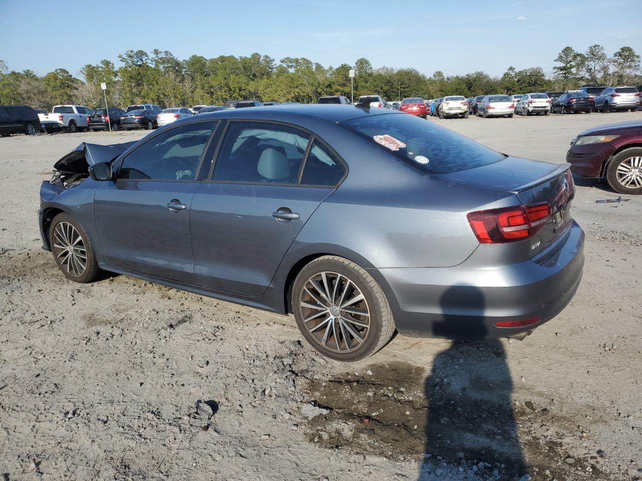 2016 Volkswagen Jetta - Image 2