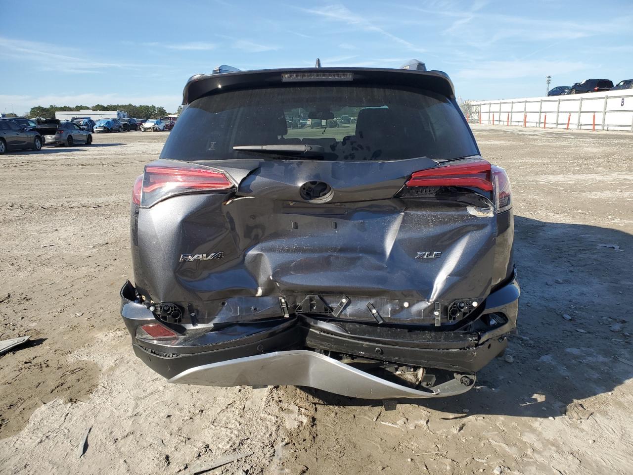 2017 Toyota RAV 4 - Image 6