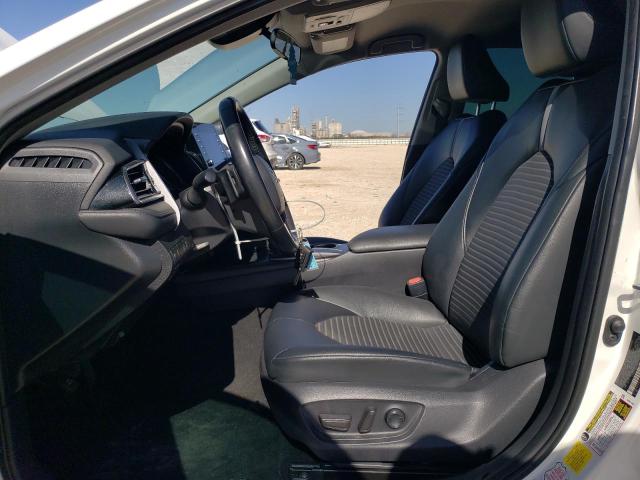  TOYOTA CAMRY 2021 Белый