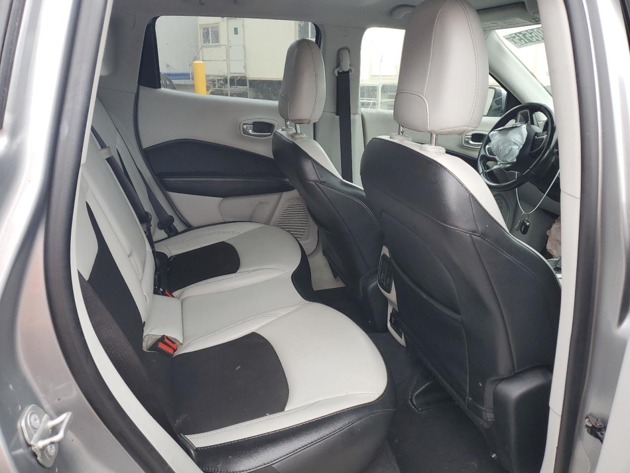 2021 Jeep Compass - Image 11