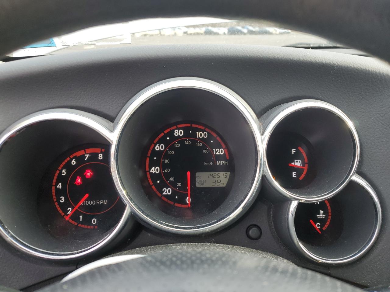 2006 Pontiac Vibe - Image 9