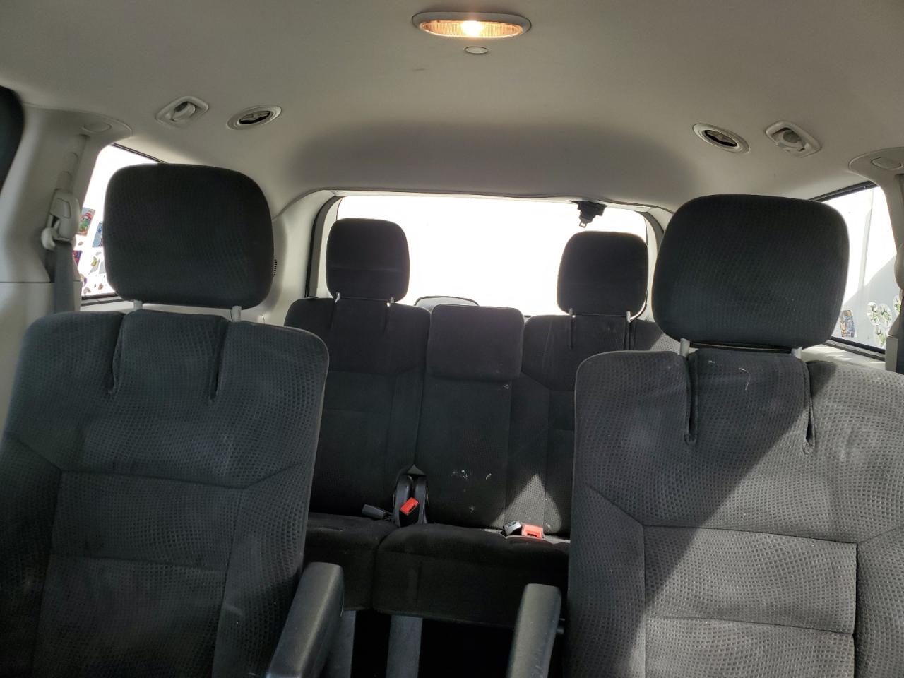 2016 Dodge Caravan - Image 10