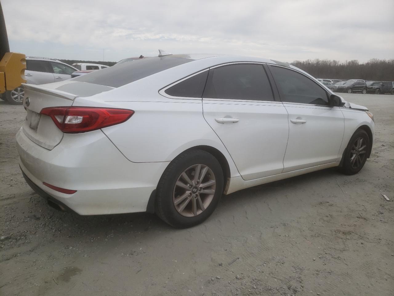2016 Hyundai Sonata - Image 3