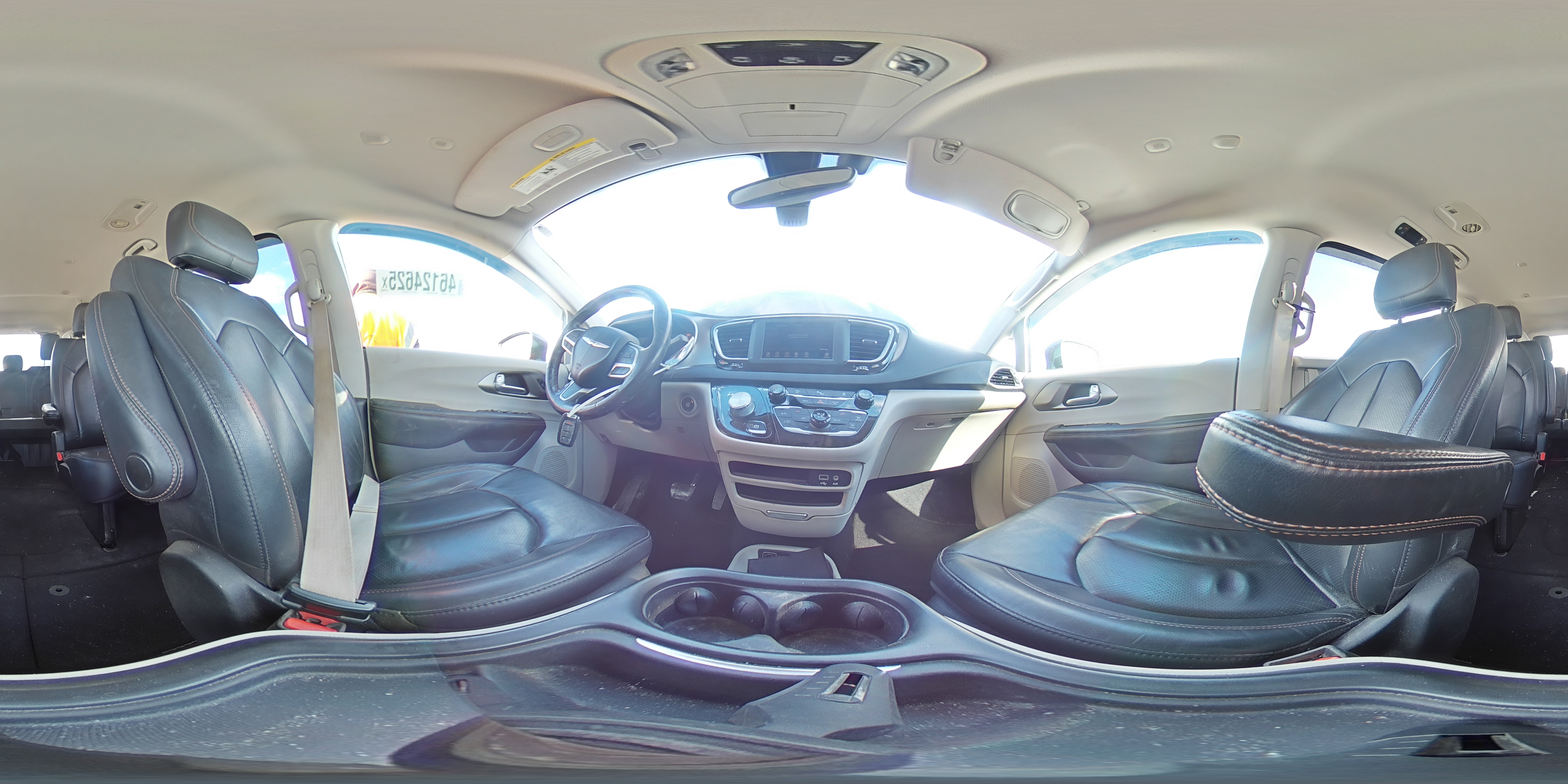 2020 Chrysler Pacifica - Image 16