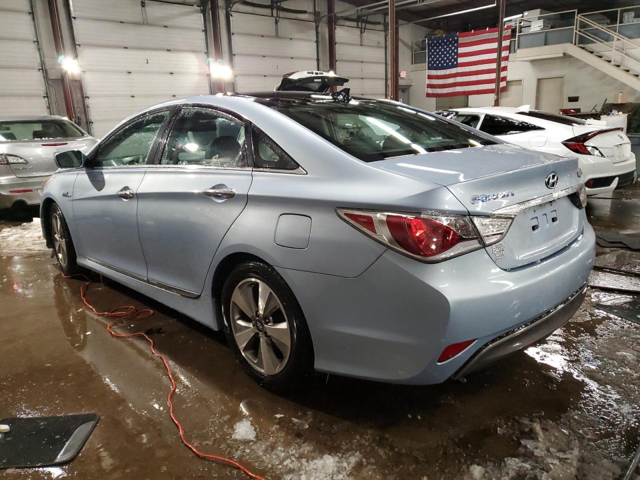 2012 Hyundai Sonata - Image 2
