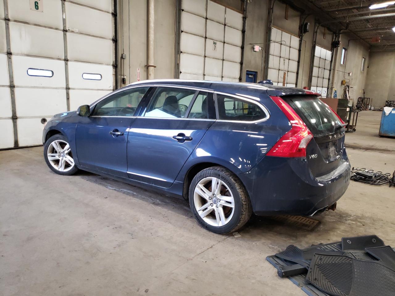 2015 Volvo V60 - Image 2