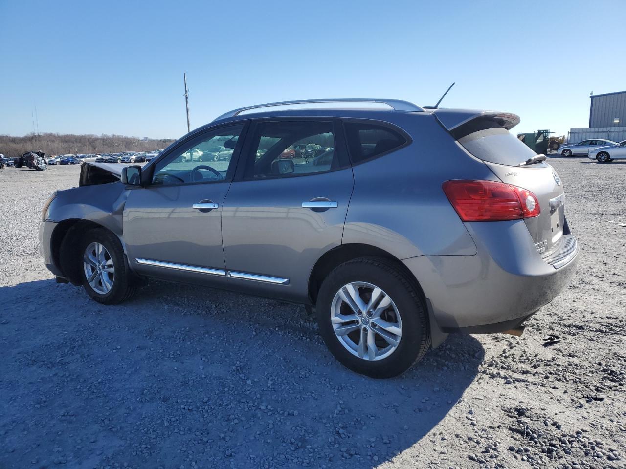 2015 Nissan Rogue - Image 2