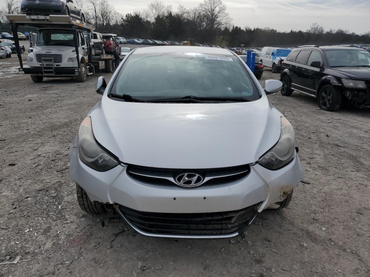 2012 Hyundai Elantra - Image 5