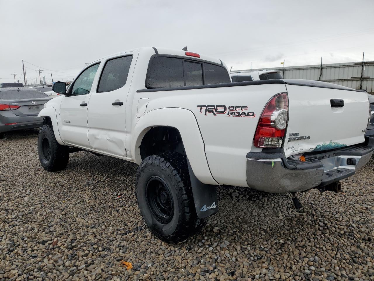 2015 Toyota Tacoma - Image 2