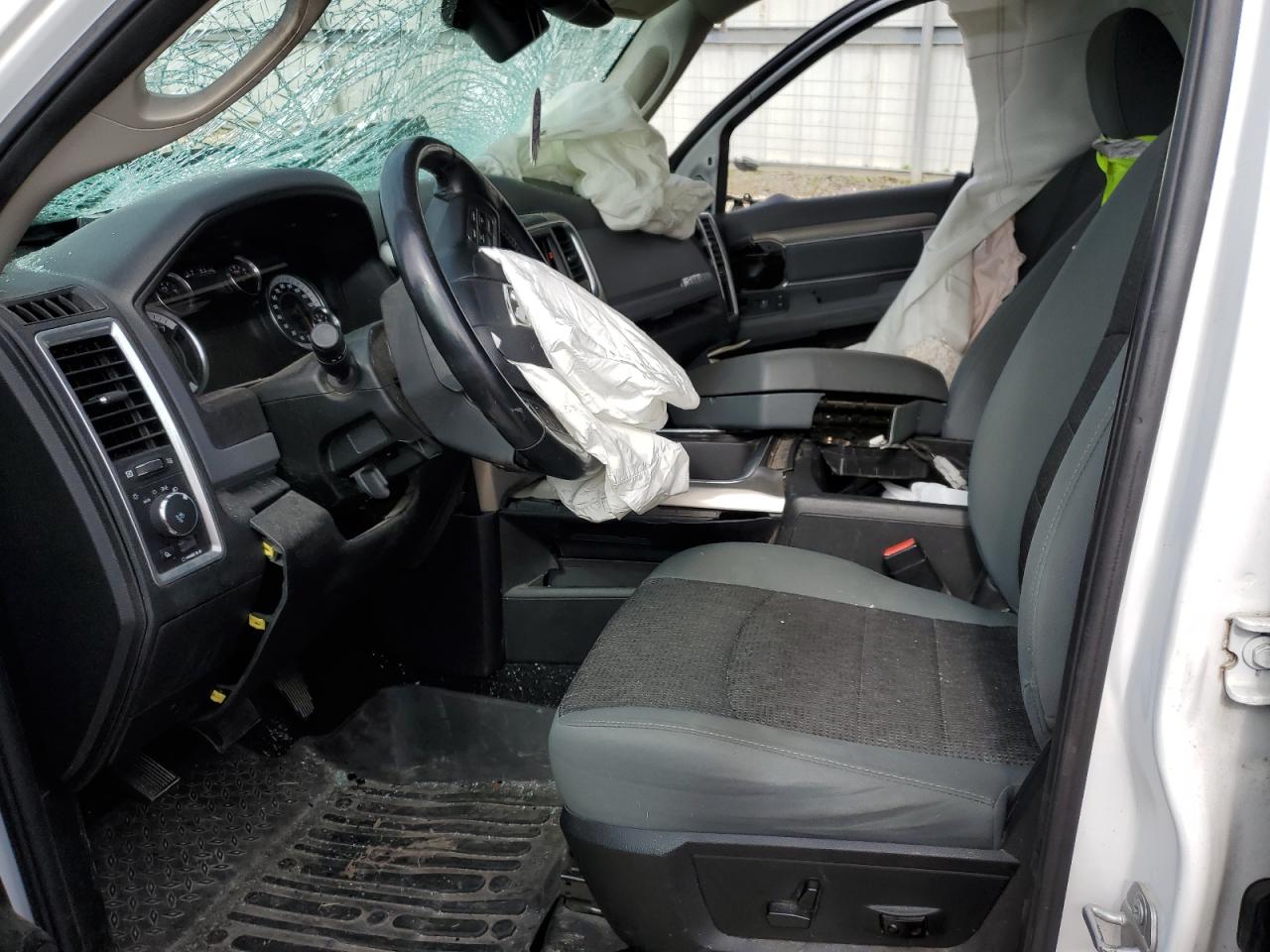 2018 RAM 1500 - Image 7