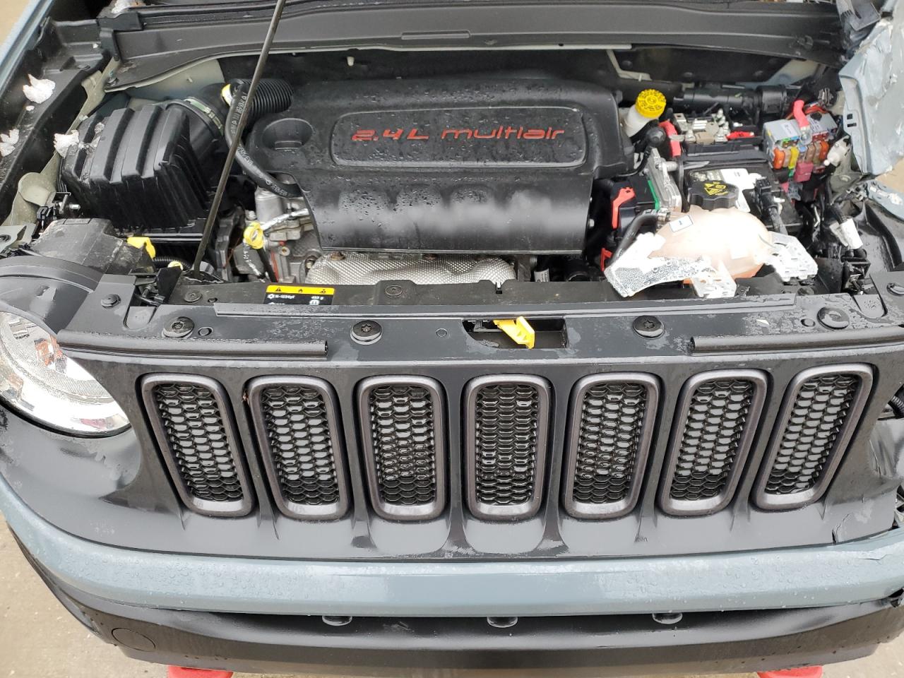2017 Jeep Renegade - Image 12
