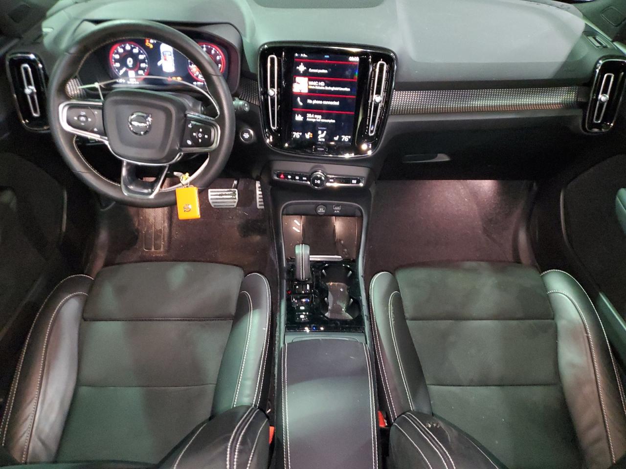 2021 Volvo XC40 - Image 8