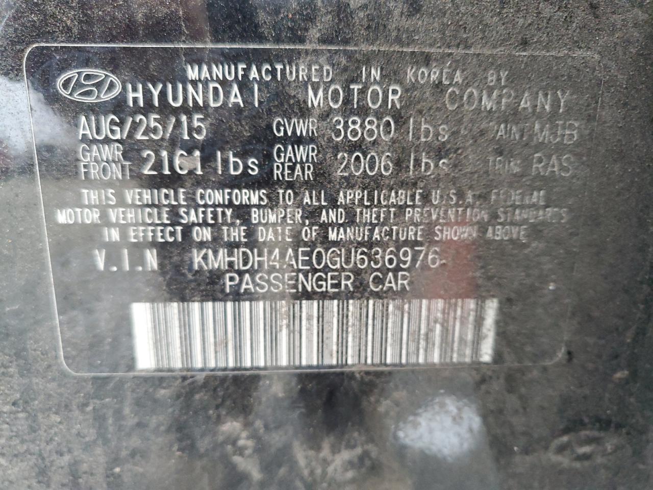 2016 Hyundai Elantra - Image 12