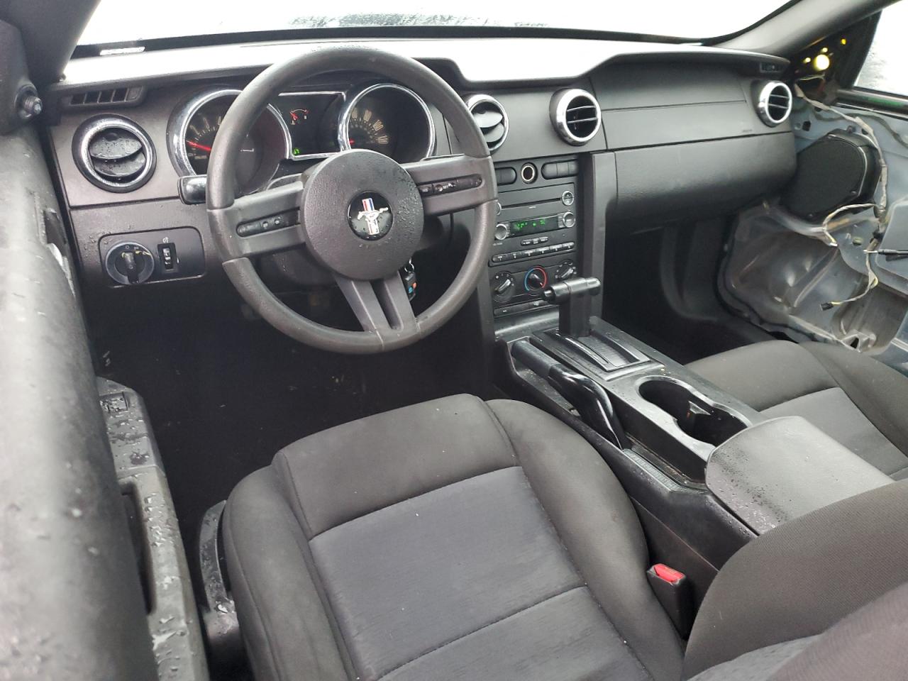 2009 Ford Mustang - Image 8