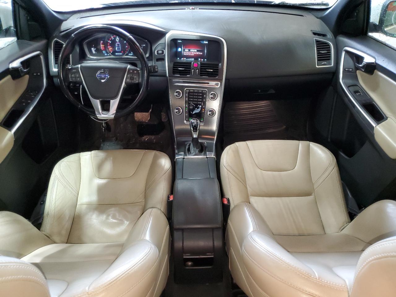 2016 Volvo XC60 - Image 8
