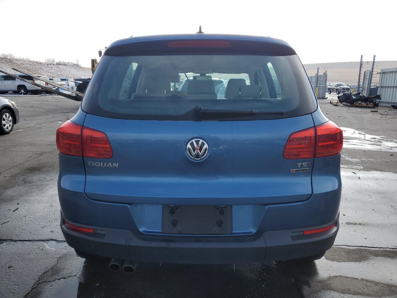 2017 Volkswagen Tiguan - Image 6