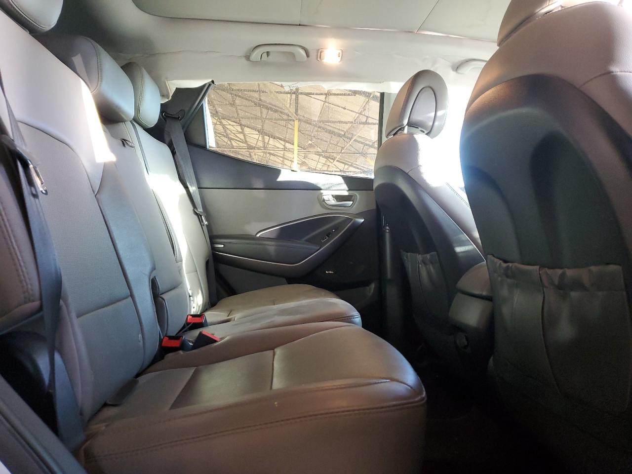 2017 Hyundai Santa Fe - Image 10
