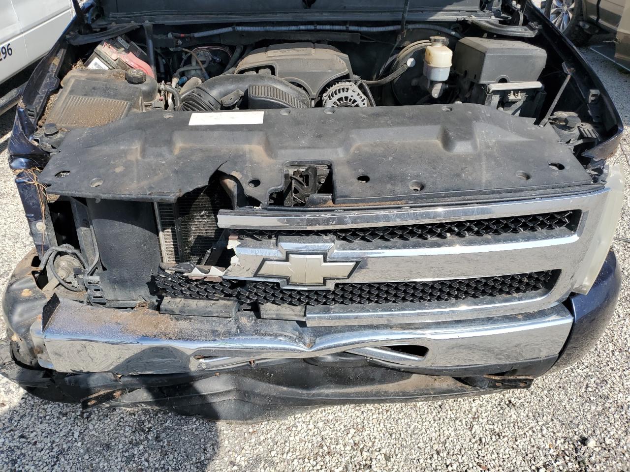2009 Chevrolet Silverado - Image 11