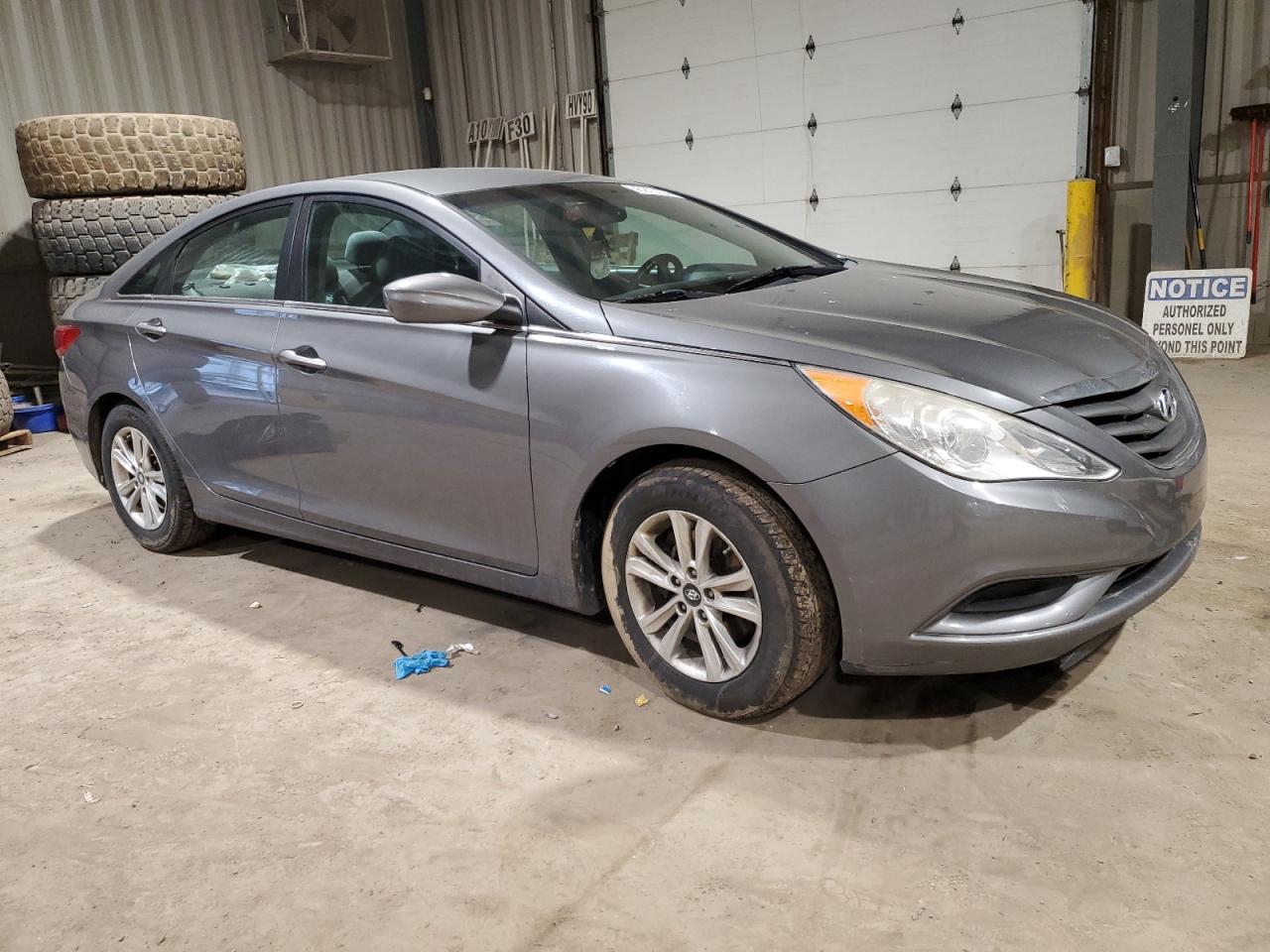 2012 Hyundai Sonata - Image 4